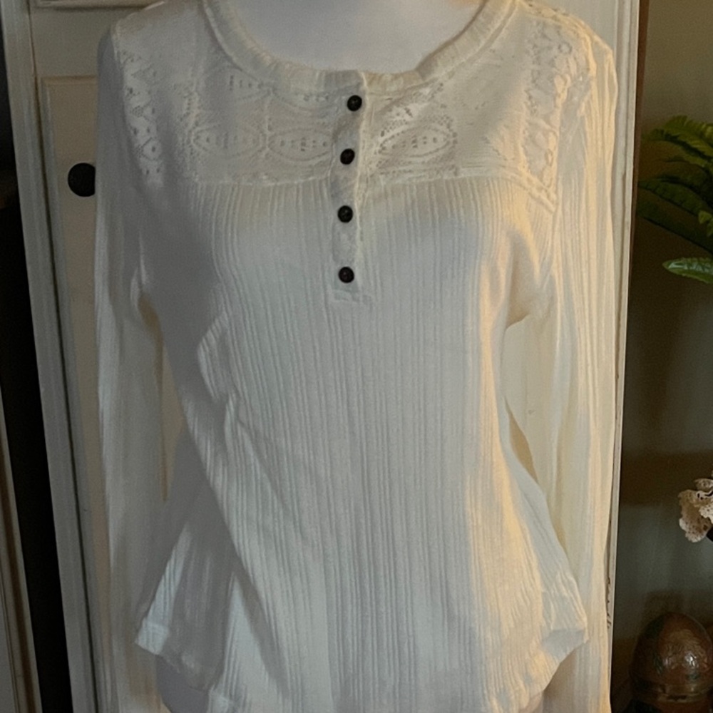 Lucky Brand Cloud Lace Detail Long Sleeve Henley Top Size Large Whisper White